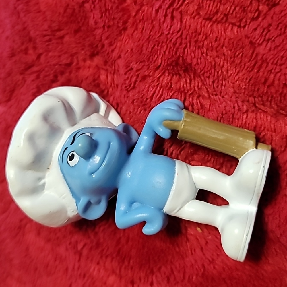 2011 McDonalds Smurfs Baker Smurf